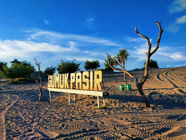 gumuk pasir parangkusumo